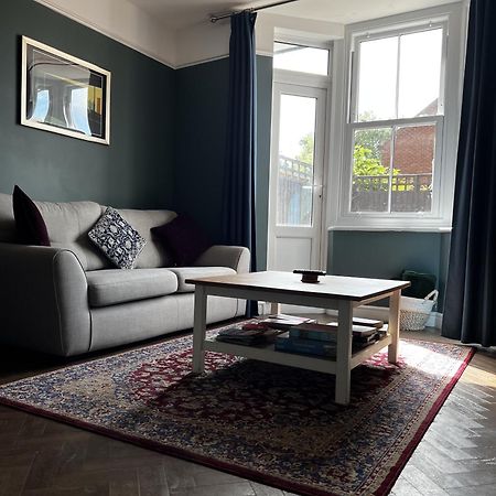 شقة Cartref - Fully Equipped And Stunning Town Flat شروزبري المظهر الخارجي الصورة